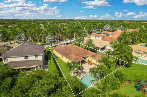 1959 Harbor View Circle Weston FL 33327
