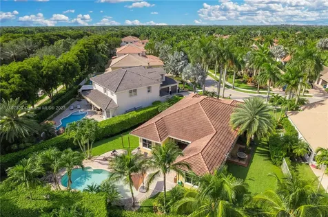 1959 Harbor View Circle Weston FL 33327
