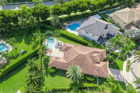 1959 Harbor View Circle Weston FL 33327