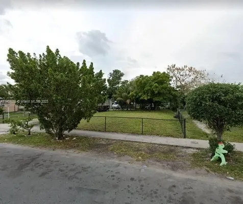 4 NW Court Pompano Beach FL 33069
