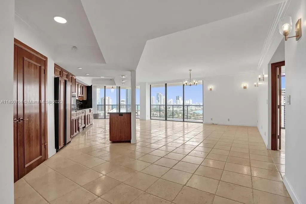 19667 Turnberry Way Aventura FL 33180