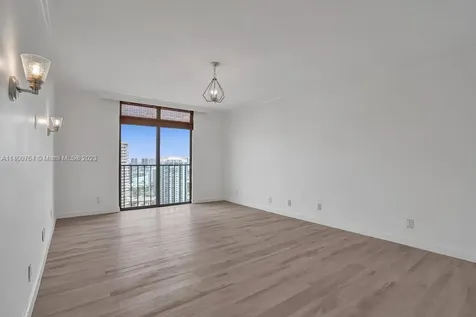 19667 Turnberry Way Aventura FL 33180