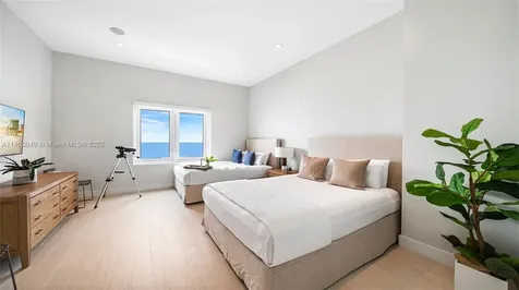 Miami Beach FL 33139