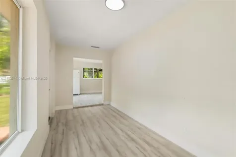 1565 NE 127th Street North Miami FL 33161