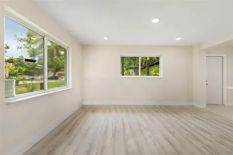 1565 NE 127th Street North Miami FL 33161