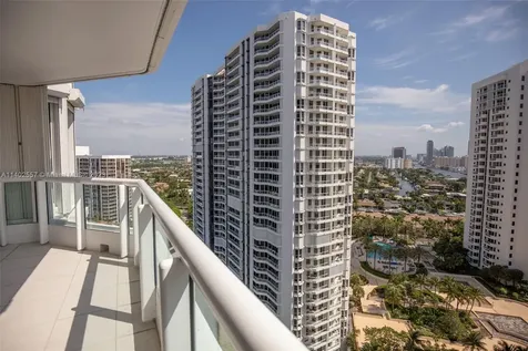 21055 Yacht Club Drive Aventura FL 33180