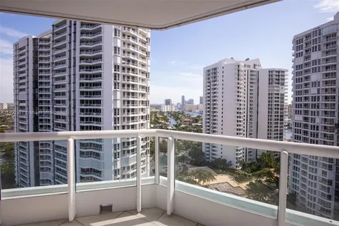 21055 Yacht Club Drive Aventura FL 33180