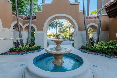 19999 E Country Club Drive Aventura FL 33180