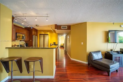 19999 E Country Club Drive Aventura FL 33180
