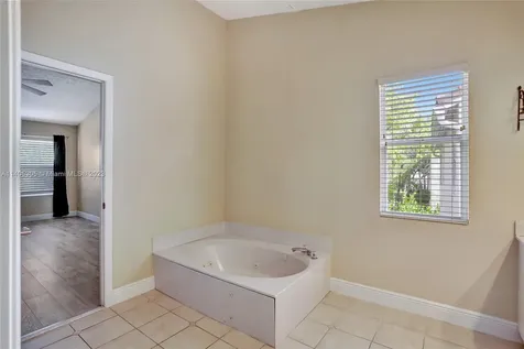 3946 Jasmine Lane Coral Springs FL 33065