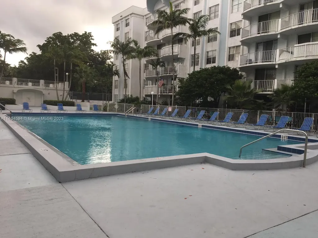 496 NW 165th Street Road Miami FL 33169