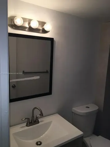 496 NW 165th Street Road Miami FL 33169