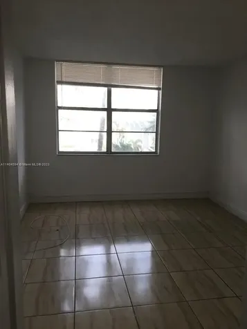 496 NW 165th Street Road Miami FL 33169