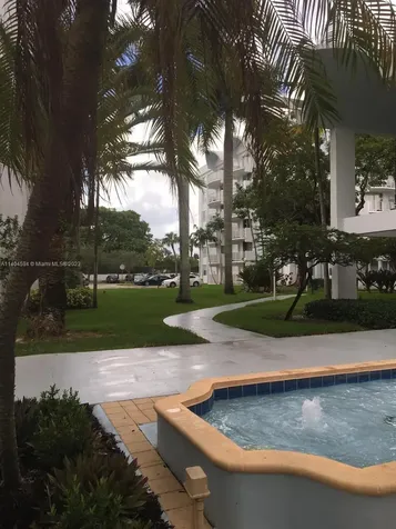 496 NW 165th Street Road Miami FL 33169
