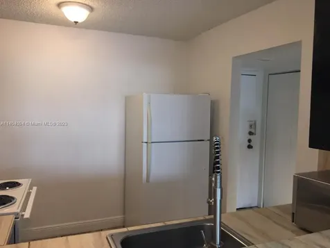 496 NW 165th Street Road Miami FL 33169