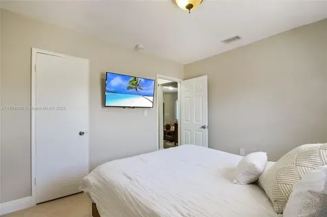 110 NW 125th Street North Miami FL 33168