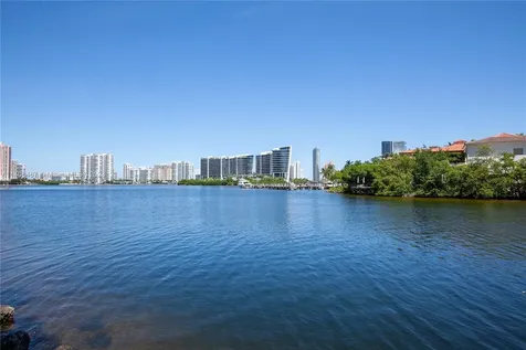 6000 Island Boulevard Aventura FL 33160