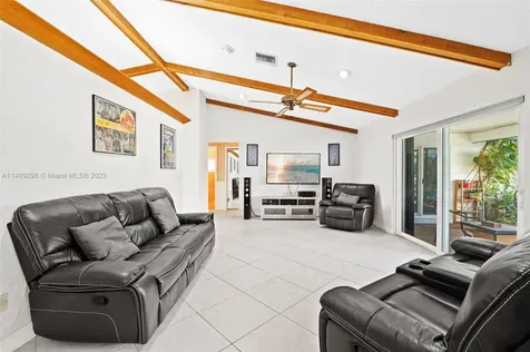 7601 NW 12th Court Plantation FL 33322