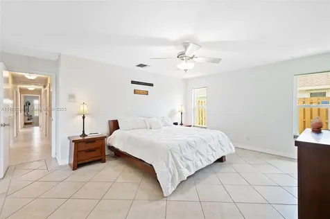 7601 NW 12th Court Plantation FL 33322