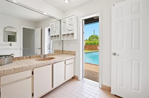 7601 NW 12th Court Plantation FL 33322