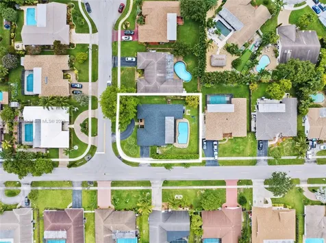 7601 NW 12th Court Plantation FL 33322