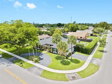 7601 NW 12th Court Plantation FL 33322