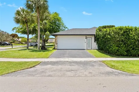 7601 NW 12th Court Plantation FL 33322