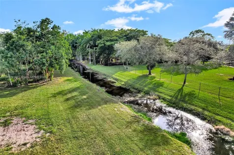 18090 SW 52nd Court Southwest Ranches FL 33331