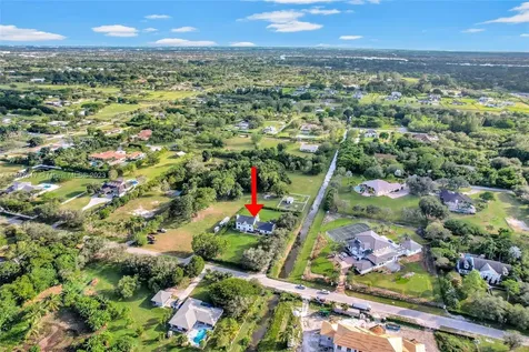 18090 SW 52nd Court Southwest Ranches FL 33331