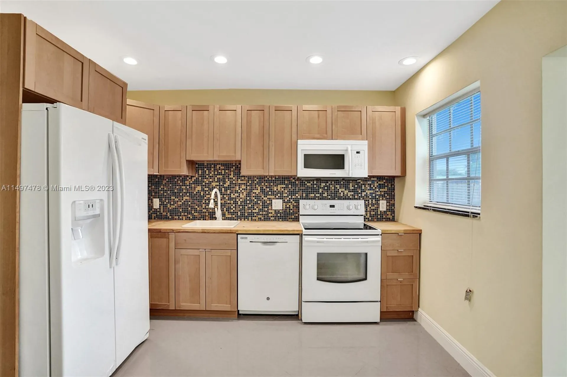 210 N 72nd Avenue Hollywood FL 33024