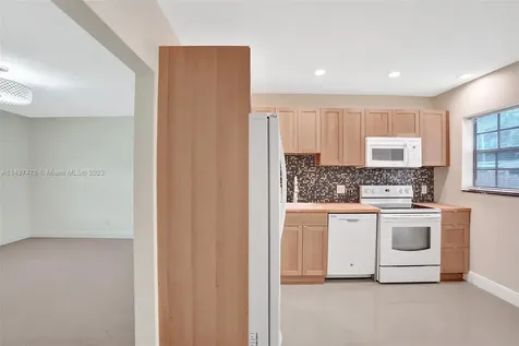 210 N 72nd Avenue Hollywood FL 33024