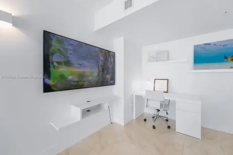 41 SE 5th Street Miami FL 33131