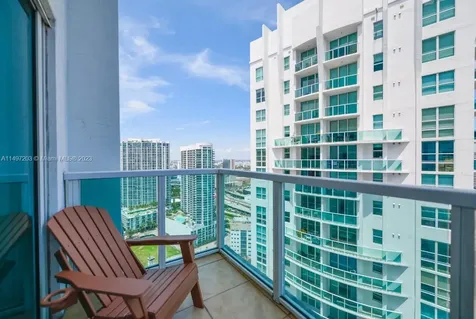 41 SE 5th Street Miami FL 33131