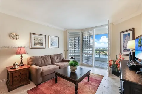 21150 NE 38th Avenue Miami FL 33180