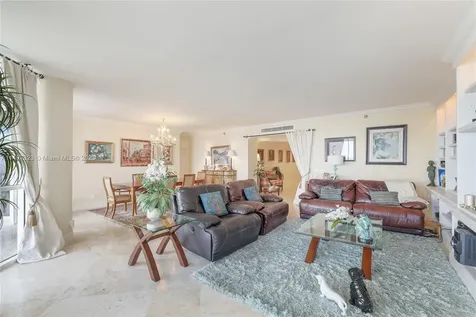 21150 NE 38th Avenue Miami FL 33180