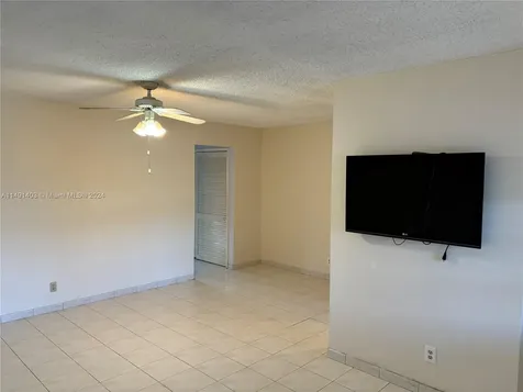 181 NE 14th Avenue Hallandale Beach FL 33009