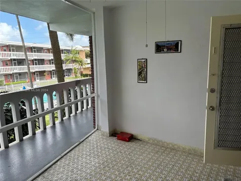 181 NE 14th Avenue Hallandale Beach FL 33009