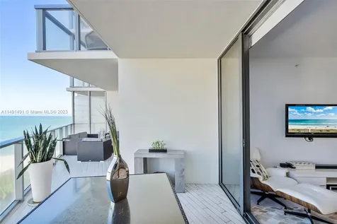2201 Collins Avenue Miami Beach FL 33139
