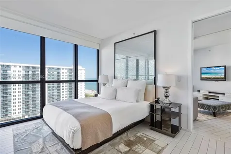 2201 Collins Avenue Miami Beach FL 33139