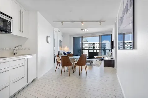 2201 Collins Avenue Miami Beach FL 33139
