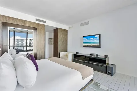 2201 Collins Avenue Miami Beach FL 33139