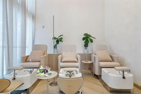 2201 Collins Avenue Miami Beach FL 33139