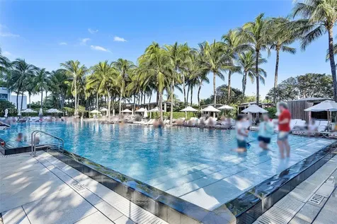 2201 Collins Avenue Miami Beach FL 33139