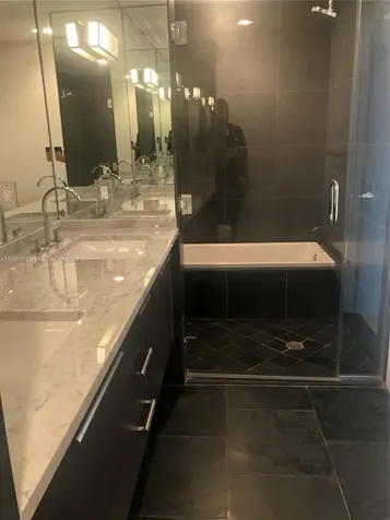 900 Biscayne Boulevard Miami FL 33132