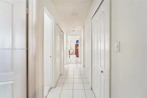 2784 W 70th Street Hialeah FL 33016