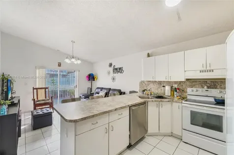2784 W 70th Street Hialeah FL 33016