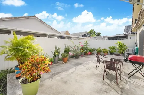 2784 W 70th Street Hialeah FL 33016