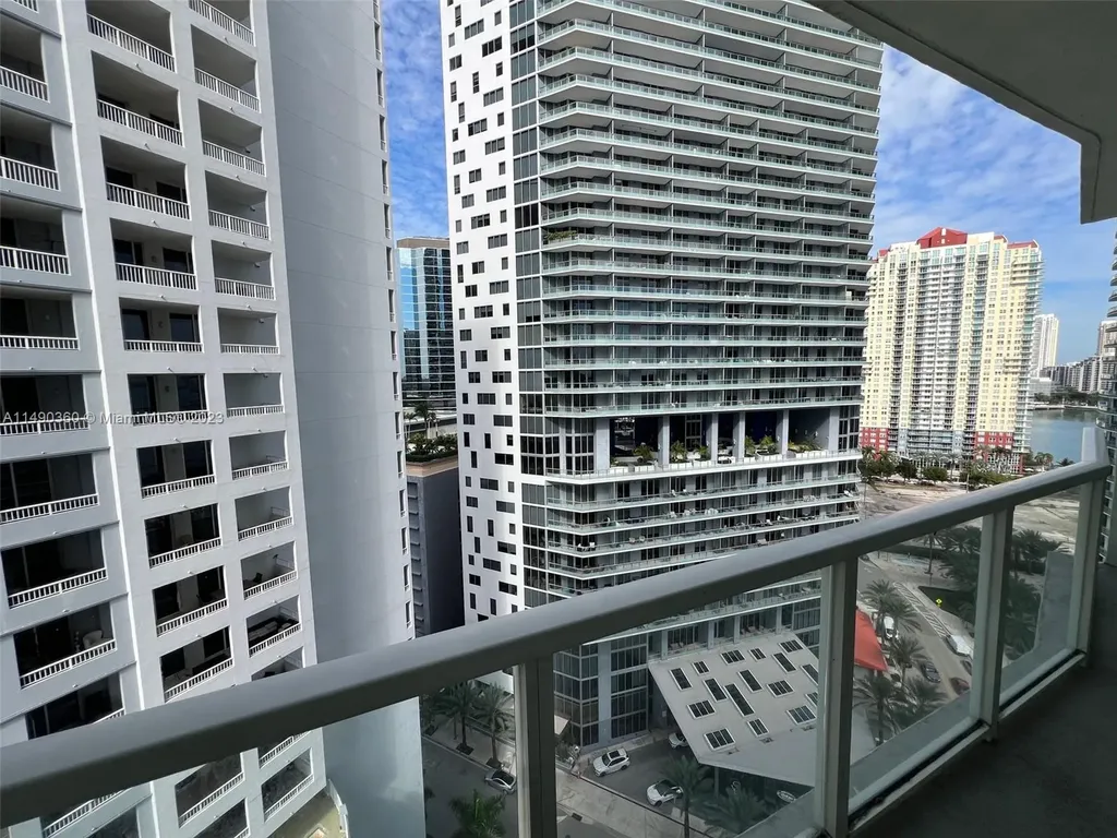 218 SE 14th Street Miami FL 33131