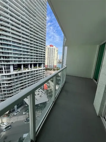 218 SE 14th Street Miami FL 33131