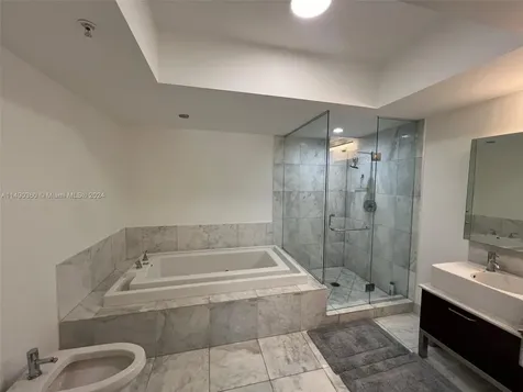 218 SE 14th Street Miami FL 33131